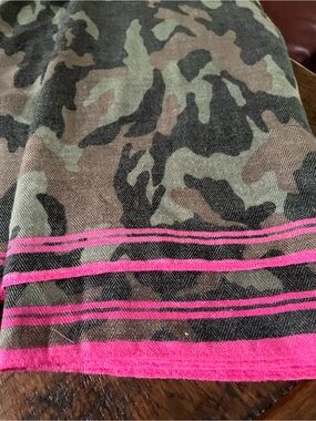 GAP Camo with Pink Border Large Rectangular Wrap Scarf 35” x 72”
